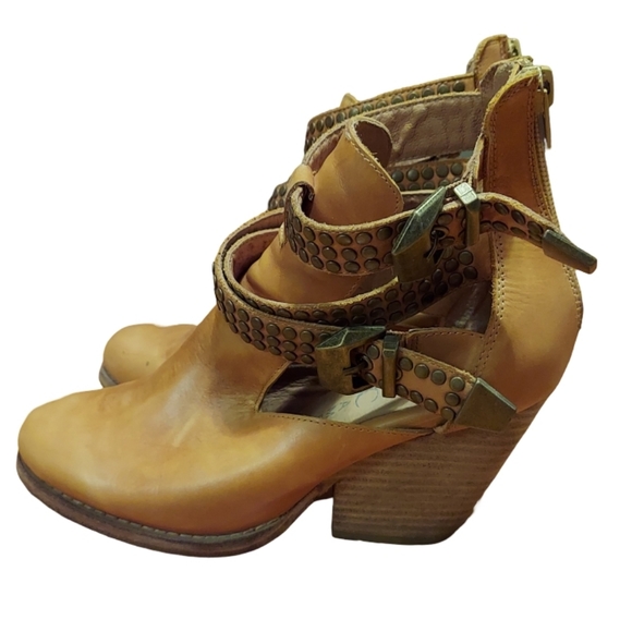 Jeffrey Campbell Leather Ibiza Last Watson Ankle Booties - Picture 3 of 16